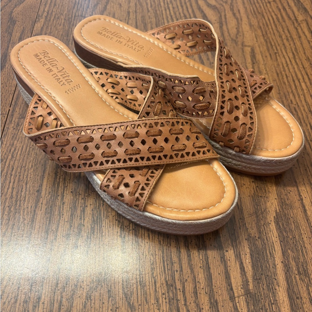 Bella Vita Exa-Italy platform wedge sandal size 11 wide width